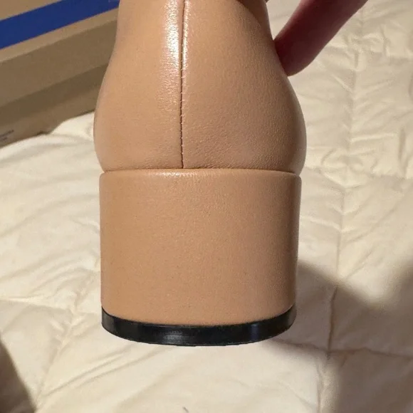 Clarks Tan and Black Block Heels - Picture 6 of 7